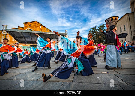 Italien Piemont Turin Japan Woche - Einweihung auf der Piazza Castello mit künstlerischen Darbietungen von Tänzen, Trommeln, Kalligraphie und Samurai. Credit: Wirklich Easy Star/Alamy leben Nachrichten Stockfoto