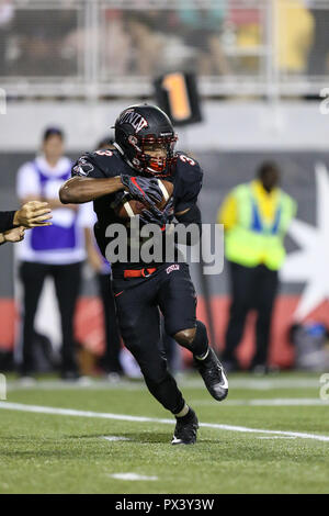 Oktober 19, 2018: UNLV Rebellen zurück laufen Lexington Thomas (3) läuft mit dem Fußball während der NCAA Football Spiel mit der Luftwaffe Falken und die UNLV Rebellen bei Sam Boyd Stadium in Las Vegas, NV. Die UNLV Rebellen führen die Air Force Falcons an Halbzeit vom 21. bis 20. Christopher Trim/CSM. Stockfoto