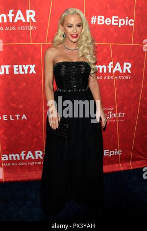 Los Angeles, CA, USA. Okt, 2018 18. Gigi wunderschön in der Ankunftshalle für amfAR Gala Los Angeles, Wallis Annenberg Center für Darstellende Künste, Los Angeles, CA 18. Oktober 2018. Credit: Priscilla Grant/Everett Collection/Alamy leben Nachrichten Stockfoto