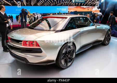 PARIS - Okt 2, 2018: Peugeot e-Legende retro Autonomen reveiled Concept Car auf dem Automobilsalon in Paris. Stockfoto