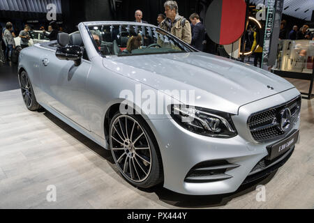 PARIS - Okt 2, 2018: Mercedes Benz E 300 Cabriolet Auto auf der Paris Motor Show präsentiert. Stockfoto