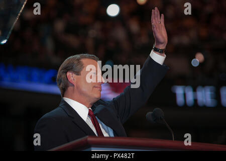 Der ehemalige Vizepräsident und 2000 Präsidentschaftskandidat Al Gore gibt Adresse während der Democratic National Convention 2004 in Boston Fleet Center Stockfoto