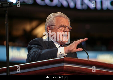 Massachusetts Senator Edward Moore Kennedy gibt Adresse bei der Democratic National Convention 2004 in Boston Fleet Center Stockfoto