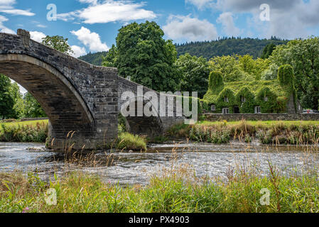 Die Y Bont Fawr und Tu-Hwnt-Ir Bont Teestube in Llawrst - Snowdonia National Park Stockfoto