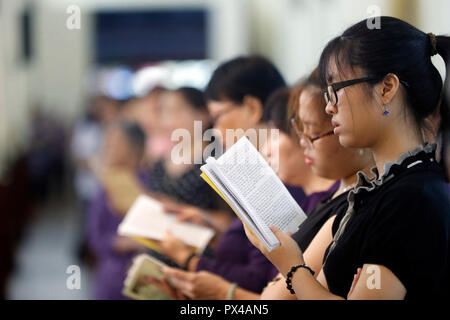 Gia Dinh Kirche. Heilige Woche. Katholische Messe. Karfreitag. Ho Chi Minh City. Vietnam. Stockfoto