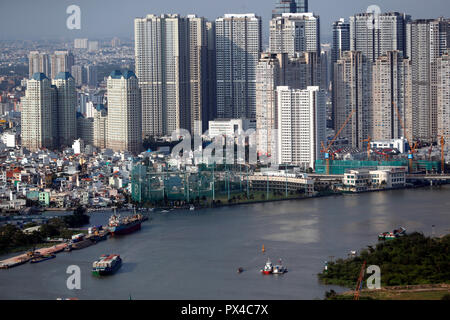 Saigon River und das Stadtbild von Ho Chin Minh Skyline. Saigon. Vietnam. Stockfoto