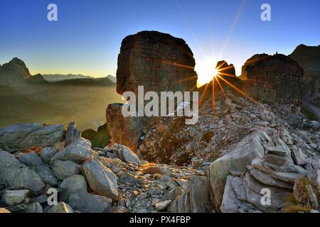 Sonnenuntergang am Balmer Grätli, Klausenpass, Schächental, Kanton Uri, Schweiz Stockfoto