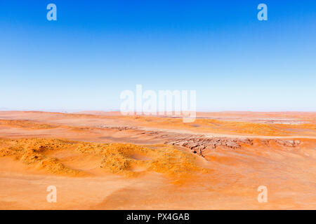 Luftaufnahme, Wüste, Landschaft, roten Sanddünen der Namib Wüste, Namib-Naukluft-Nationalpark, Namibia Stockfoto