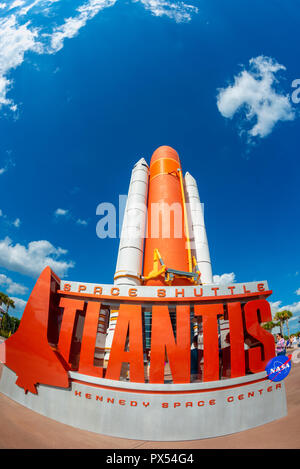 Fischaugenobjektiv auf Atlantis Space Shuttle im Kennedy Space Center Visitor Komplex in Cape Canaveral, Florida, USA Stockfoto