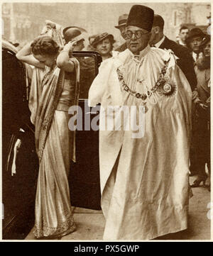 Sir Sultan Muhammed Shah, Aga Khan III mit seiner Frau die Begum Aga Khan die Krönung von König George die sechste von Westminster Abbey am 12. Mai 1937 teilnehmen. Er war der 48. Imam der Nizari ismaelitische Religion und war Mitbegründer und erster Präsident der All India Muslim League AIML Stockfoto