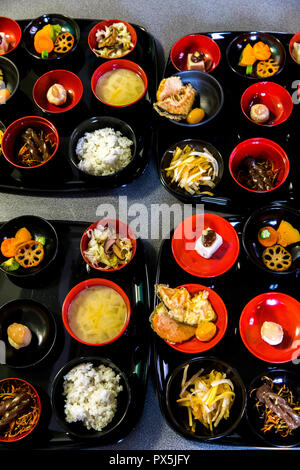 Ku Wai Chan zen-buddhistischen Mahlzeit Schüsseln in Paris, Frankreich. Stockfoto