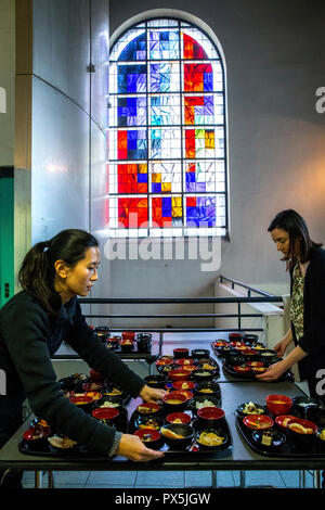 Ku Wai Chan zen-buddhistischen Mahlzeit Schüsseln in Paris, Frankreich. Stockfoto