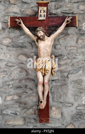 Sainte Marie Madeleine Kirche. Jesus am Kreuz. Praz-sur-Arly. Frankreich. Stockfoto