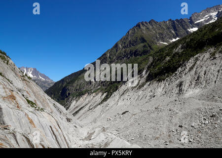 Die französischen Alpen. Mont Blanc Massiv. Das Mer de Glace Gletscher, die 150 Meter seit 1820 ausgedünnt hat, und durch die 2300 Meter zurückgezogen. Chamonix. Frankreich. Stockfoto