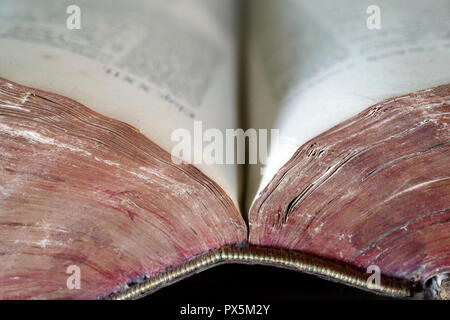 Alte Bibel in französischer Sprache, 1669. Neuen Testament. Stockfoto