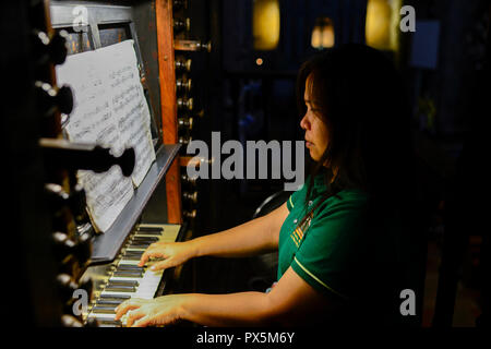 Philippinen, Luzon, Manila, Las Pinas, St. Joseph Kirche mit berühmten Bambus Orgel/PHILIPPINEN, Luzon, Manila, Las Pinas, St. Joseph Kirche, Bambus Orgel, sterben weltweit einmalige Bambusorgel besteht aus 832 Bambus- und 122 Metallpfeifen und wurde 1821 gebaut Stockfoto