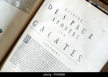 Alte Bibel in französischer Sprache, 1669. Neuen Testament. Epistie. Paul. Galater. Stockfoto
