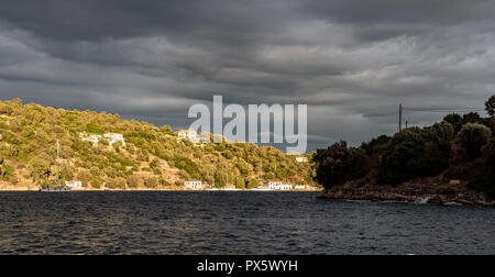 Sturm Himmel bauen im Osten von wenig Vathy auf der griechischen Insel Meganissi im Ionischen Stockfoto