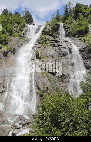 Wasserfall in Bocenago, Trentino, Italien. Stockfoto