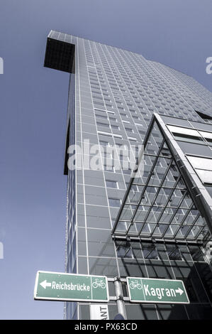 Modernes Gebäude in der Wagramerstrasse, Österreich, Wien, 22. Bezirk, UNO-City Stockfoto
