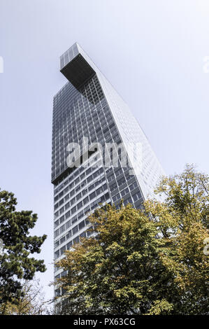 Modernes Gebäude in der Wagramerstrasse, Österreich, Wien, 22. Bezirk, UNO-City Stockfoto