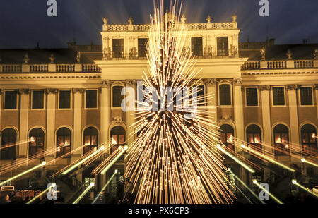 Weihnachtsmarkt auf Schloss Schönbrunn, Österreich, Wien, 13. Bezirk, Schönbrunn Stockfoto