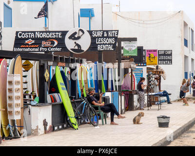 Lanzarote, Spanien - 12. Juni 2017: Famara, surf Zubehör Shop Stockfoto