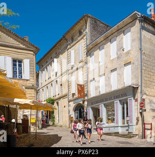 Straßenszene in das Dorf Saint Emilion, Frankreich, Europa Stockfoto