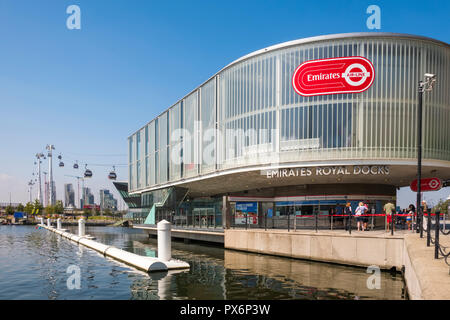 Emirates Air Line Seilbahnen und Gondelbahn, Greenwich, London, England, Großbritannien Stockfoto
