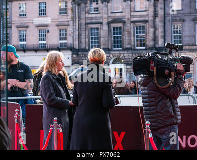 Journalisten und Kameramann warten Stars bei Netflix Outlaw König Schottischen premiere Vue Omni, Edinburgh, Schottland, Großbritannien Stockfoto