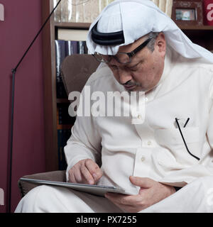 Portrait - der Washington Post - Saudi journalist Jamal Khashoggi in seinem Haus in Jeddah, Saudi-Arabien - Jan 13, 2016 Stockfoto