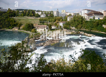 Rheinfall und der Stadt Luftaufnahme, Schweiz Stockfoto