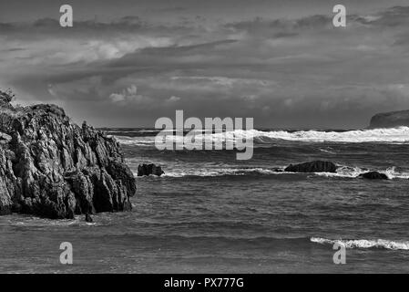 Cuberris Strand, ideal für sulfistas für seine Wellen das ganze Jahr über in Bareyo, Kantabrien, Spanien, Europa Stockfoto