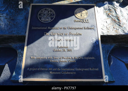 Das Tor zur Freiheit, ein Denkmal für die Underground Railroad, von Ed Dwight, auf Detroit Riverfront, in Michigan, USA Stockfoto