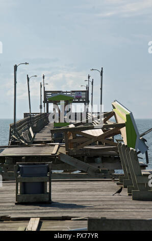 Einige der Schäden an der Bouge Einlass Fishing Pier aus Hurrikan Florence Stockfoto