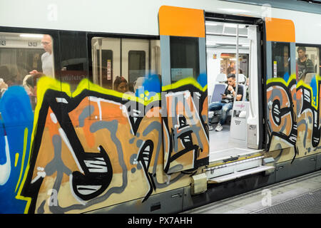 Renfe, Rodalies, R, Linie, Lokale, Schulen, Netzwerk, at, Placa Catalunya, Zug, Bahn, Bahnhof, Barcelona, Katalonien, Katalanisch, Katalonien, Spanien, Spanisch, Europa, Europäischen, Stockfoto