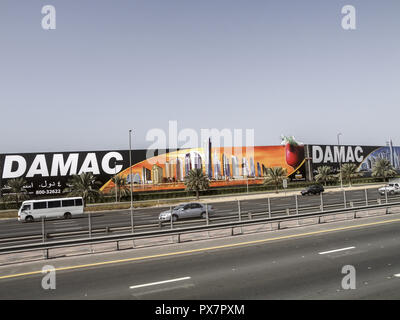 Dubai, Sheik Zayed Road, DAMAC Bauunternehmen, Vereinigte Arabische Emirate Stockfoto