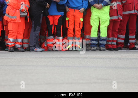 Details der verschiedenen europäischen Nationen Sanitäter Uniformen Stockfoto