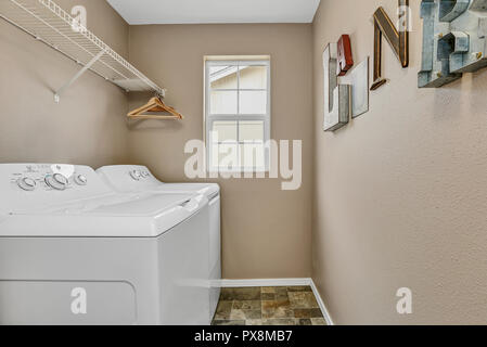 Engen Waschküche Innenraum Stockfoto