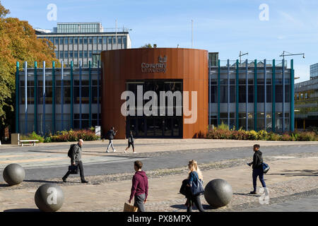 Der Coventry University Alan Berry Gebäude am Universitätsplatz in Coventry City Centre Großbritannien Stockfoto