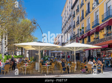 Sidewalk Cafe an der Plaza de Tirso de Molina, La Latina/Lavapies Bezirk, Madrid, Spanien Stockfoto