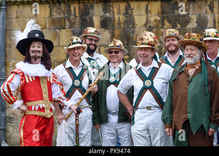 Southwell, Nottinghamshire, Großbritannien. Okt 2018 20. Das Münster Stadt Southwell und Heimat des berühmten kochen Apple feiern alle Dinge Bramley apple mit Verkaufsständen, Kochen zeigt Morris Dancers und sogar König Charles 1 gedreht wird. Credit: Ian Francis/Alamy leben Nachrichten Stockfoto