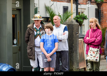 Southwell, Nottinghamshire, Großbritannien. Okt 2018 20. Das Münster Stadt Southwell und Heimat des berühmten kochen Apple feiern alle Dinge Bramley apple mit Verkaufsständen, Kochen zeigt Morris Dancers und sogar König Charles 1 gedreht wird. Credit: Ian Francis/Alamy leben Nachrichten Stockfoto