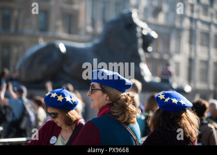 London, Großbritannien. Okt, 2018 20. Anti Brexit Völker März Aufruf für eine zweite Volksabstimmung über die EU verlassen. London 20 Okt 2018 mehr als 670.000 Anti brexit pro zweites Referendum Unterstützer marschierten durch London und unten Whitehall außerhalb der Häuser des Parlaments bei den Parliament Square, Westminster London England UK zu protestieren. Credit: Brian Harris/Alamy leben Nachrichten Stockfoto