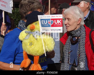 London, Großbritannien. Okt, 2018 20. Tausende joined Anti-Brexit März''s Pople Stimme' in London, UK Credit: NASTJA M/Alamy leben Nachrichten Stockfoto