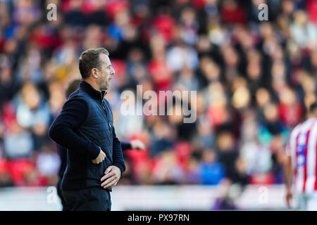 SToke-on-Trent, Großbritannien. Okt, 2018 20. Stoke City Manager Gary Rowett während der efl Sky Bet Championship Match zwischen Stoke City und Birmingham City an der bet365 Stadium, Stoke-on-Trent, England am 20. Oktober 2018. Foto von Jurek Biegus. Nur die redaktionelle Nutzung, eine Lizenz für die gewerbliche Nutzung erforderlich. Keine Verwendung in Wetten, Spiele oder einer einzelnen Verein/Liga/player Publikationen. Credit: UK Sport Pics Ltd/Alamy leben Nachrichten Stockfoto