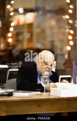 Causerie avec Serge Bouchard, anthropologue, autour de Son livre 'L'Oeuvre du Grand lièvre Filou". Stockfoto