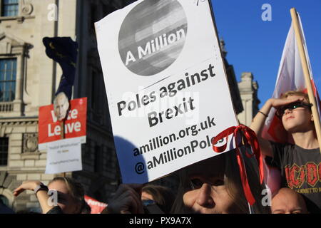 London, UK, 20. Oktober, 2018. Die Demonstranten versammeln sich in Parliament Square zur Volksabstimmung März gegen Brexit, London, UK. Credit: Helen Garvey/Alamy leben Nachrichten Stockfoto