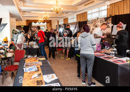 Skibbereen, West Cork, Irland. Okt, 2018 20. Es war eine große Teilnahme an der Show. Die Show wurde von vielen tattooists aus ganz Irland und den Norden besucht. Die Veranstaltung endet morgen. Credit: Andy Gibson/Alamy Leben Nachrichten. Stockfoto