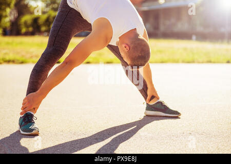 Junger Mann Sport outdoor. Stockfoto